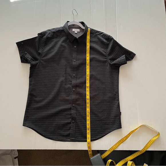 Calvin Klein Short Sleeve Button Up Shirt Black Stripe Button Sleeves Size Large - Picture 11 of 12